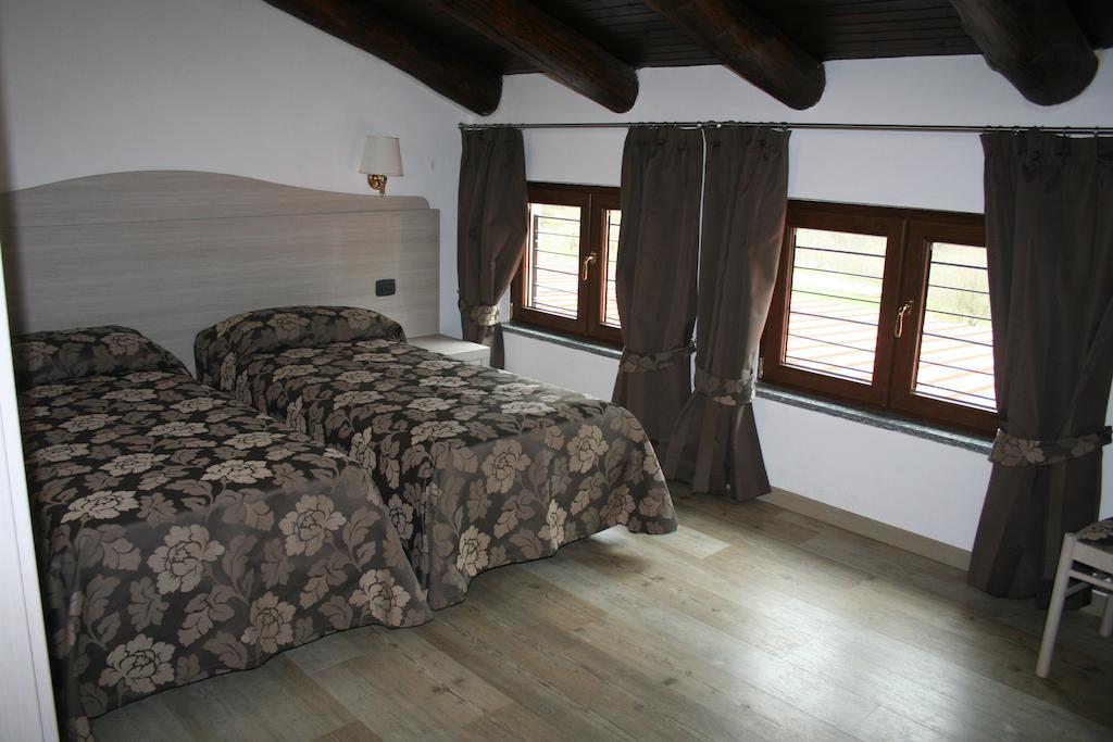 Agriturismo Cascina Del Vai Кайро-Монтенотте Номер фото